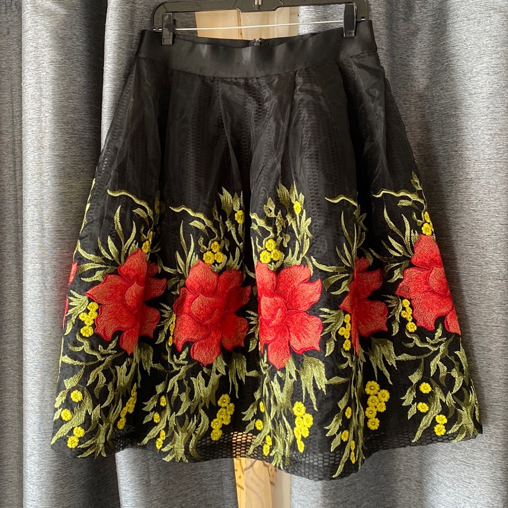 EUC - Floral Embroidered Skirt